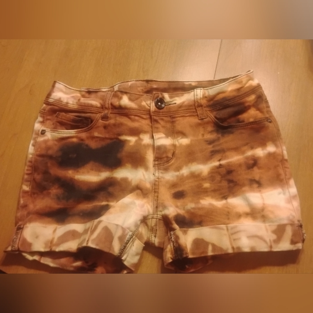 Size 6 Jean Shorts Black/Bleached